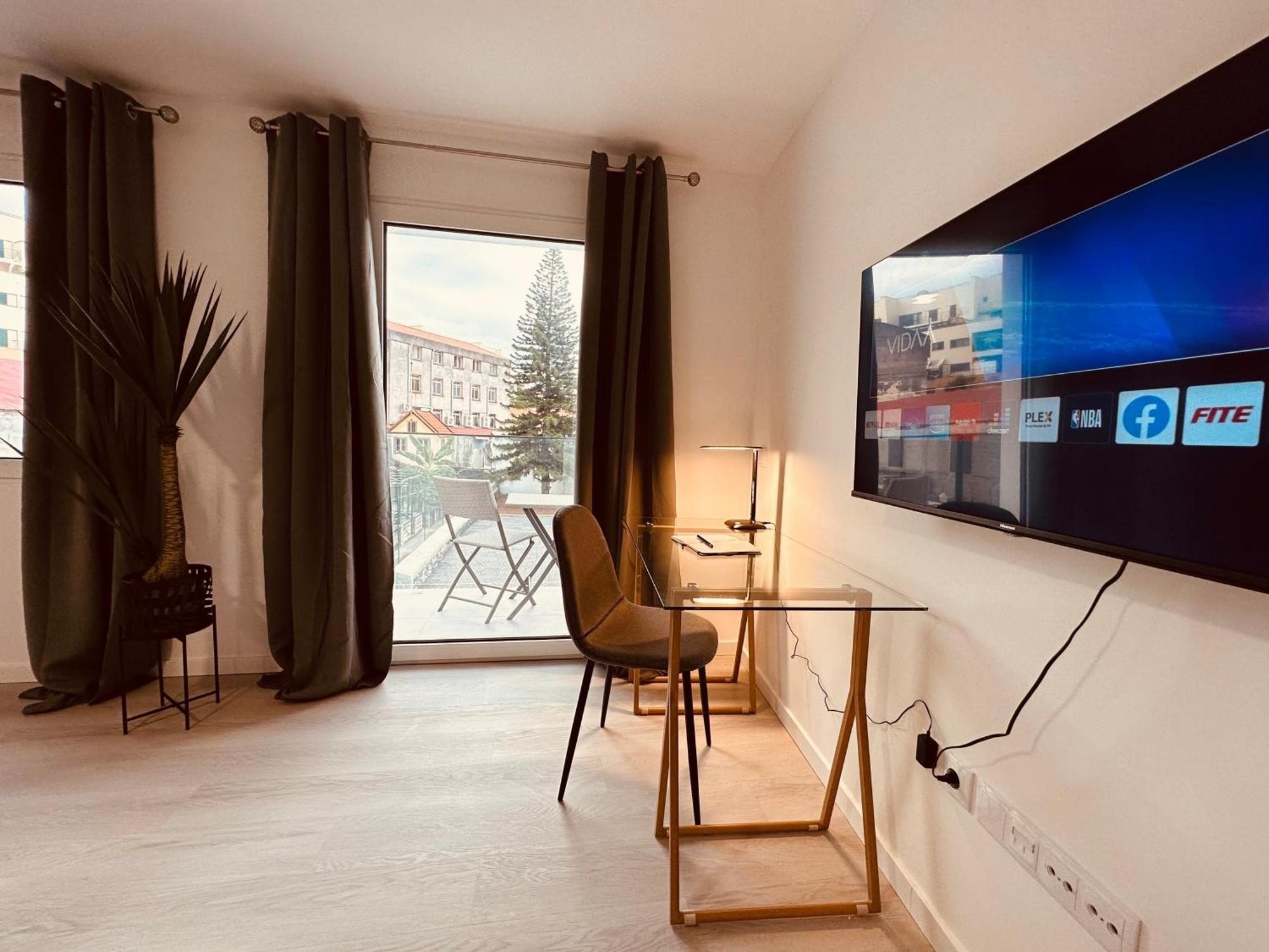 Living Funchal Inn Екстер'єр фото